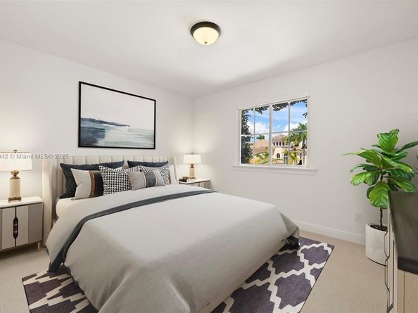 1295 Hatteras Ln, Hollywood FL 33019