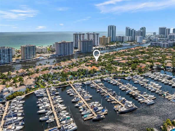 1295 Hatteras Ln, Hollywood FL 33019