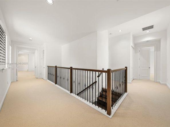 1295 Hatteras Ln, Hollywood FL 33019