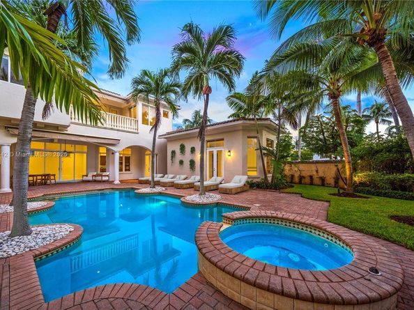 1295 Hatteras Ln, Hollywood FL 33019