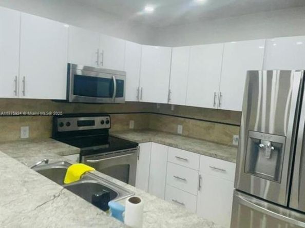4111 SW 33rd St, West Park FL 33023