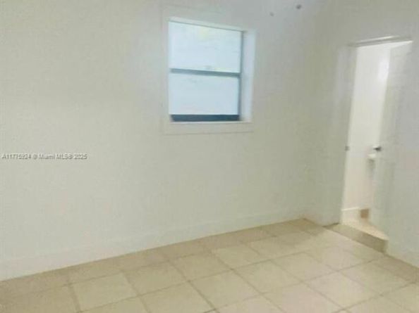 4111 SW 33rd St, West Park FL 33023