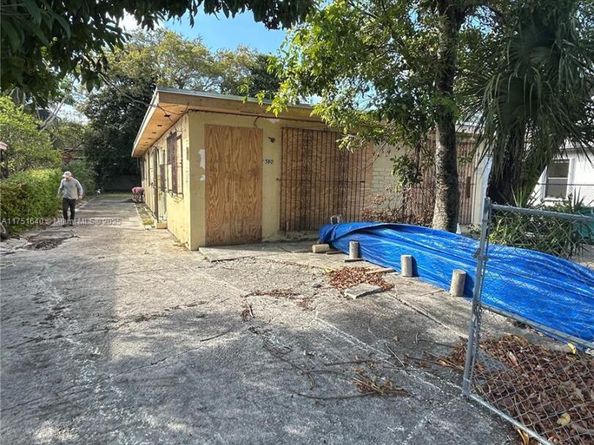 1780 NW 15th St, Miami FL 33125