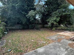 1780 NW 15th St, Miami FL 33125