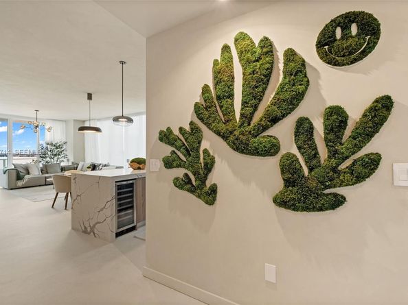 2020 N Bayshore Dr 810, Miami FL 33137