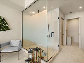 2020 N Bayshore Dr 810, Miami FL 33137