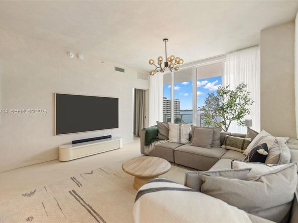 2020 N Bayshore Dr 810, Miami FL 33137