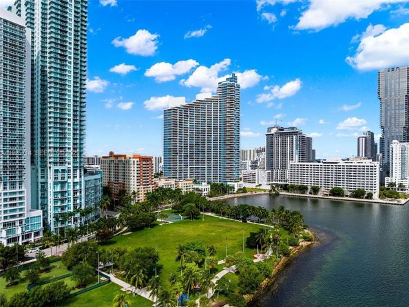 2020 N Bayshore Dr 810, Miami FL 33137