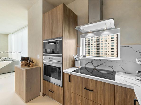 2020 N Bayshore Dr 810, Miami FL 33137