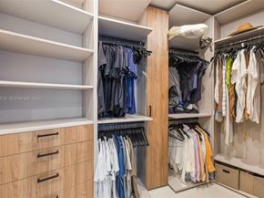 2020 N Bayshore Dr 810, Miami FL 33137