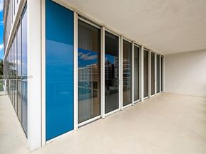 2020 N Bayshore Dr 810, Miami FL 33137