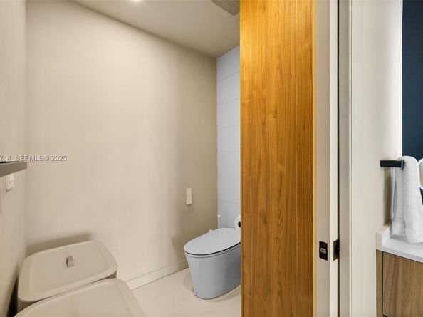 2020 N Bayshore Dr 810, Miami FL 33137