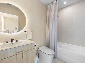 2020 N Bayshore Dr 810, Miami FL 33137