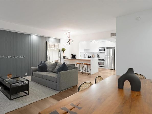 2301 Collins Ave 1135, Miami Beach FL 33139