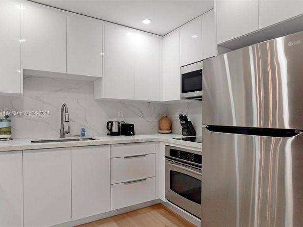 2301 Collins Ave 1135, Miami Beach FL 33139