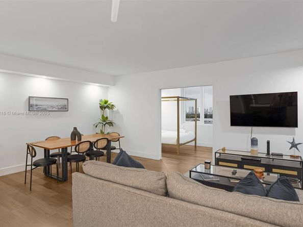 2301 Collins Ave 1135, Miami Beach FL 33139