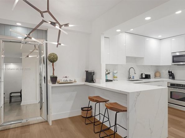 2301 Collins Ave 1135, Miami Beach FL 33139