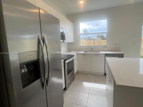 12121 NW 23 court 12121, Miami FL 33167