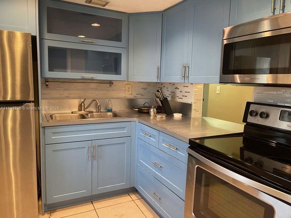 1850 NE 169th St 102, North Miami Beach FL 33162
