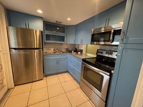 1850 NE 169th St 102, North Miami Beach FL 33162