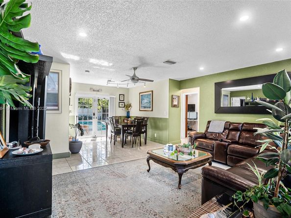 1620 NW 2nd Ave, Pompano Beach FL 33060