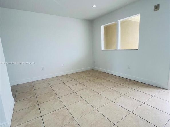 2185 NW 16th Ter 16, Miami FL 33125