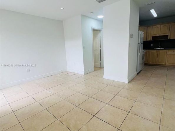 2185 NW 16th Ter 16, Miami FL 33125