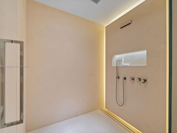 102 24th St PH1706, Miami Beach FL 33139