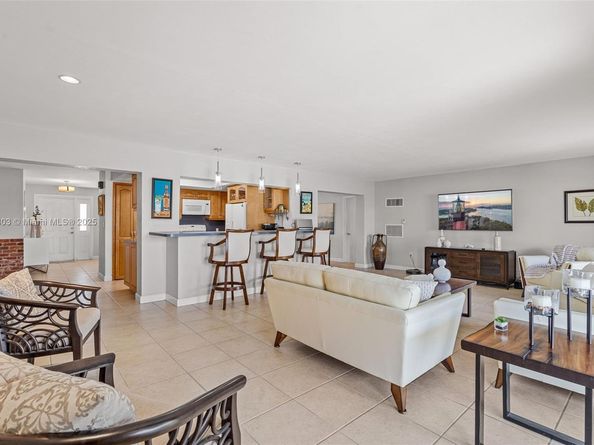 6311 SW 93rd Ct, Miami FL 33173