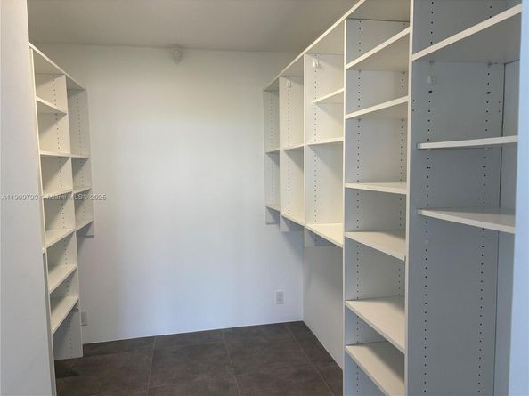 900 Bay Dr 401, Miami Beach FL 33141