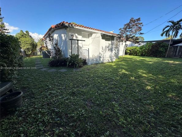 3410 SW 21st St, Miami FL 33145