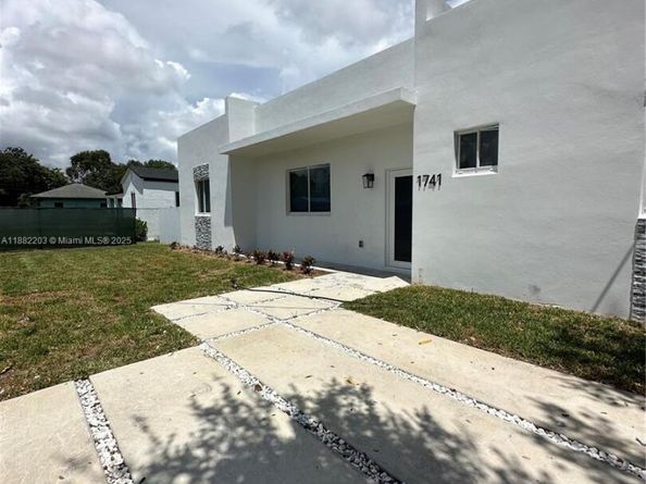 1741 NW 76th St, Miami FL 33147