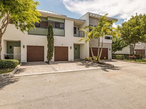 4444 NW 8th Ct, Plantation FL 33317