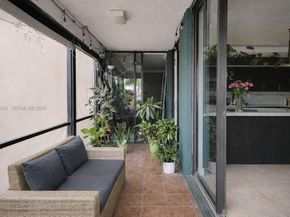 661 NE 195th St 103, Miami FL 33179