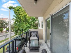 3860 NE 170th St 211, North Miami Beach FL 33160