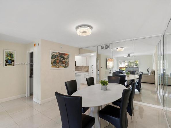 3860 NE 170th St 211, North Miami Beach FL 33160