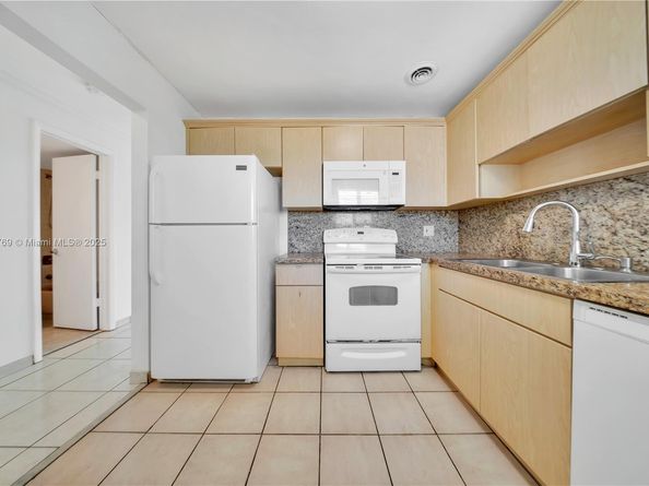 7830 Dickens Ave 504, Miami Beach FL 33141