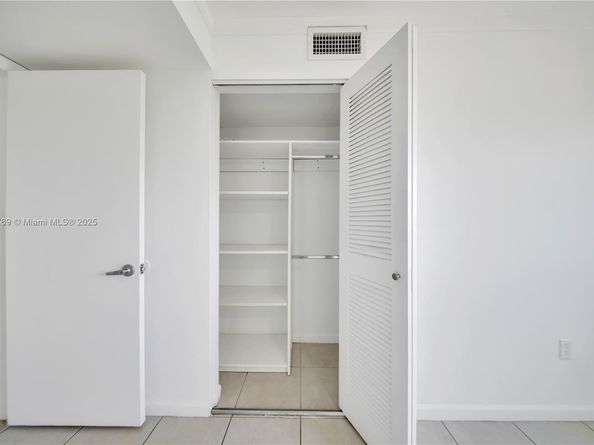 7830 Dickens Ave 504, Miami Beach FL 33141
