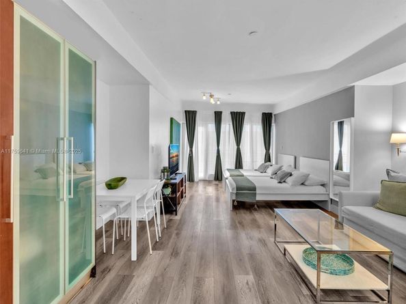 1052 Ocean Dr C203, Miami Beach FL 33139