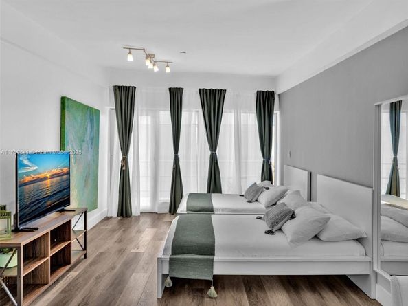 1052 Ocean Dr C203, Miami Beach FL 33139