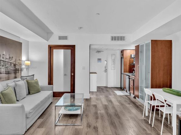 1052 Ocean Dr C203, Miami Beach FL 33139