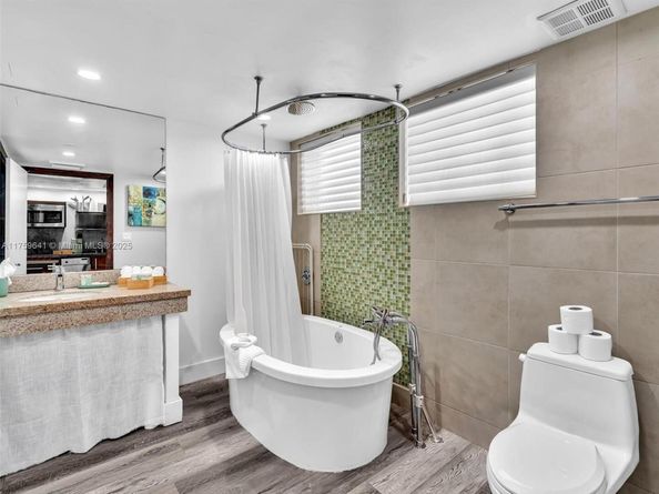 1052 Ocean Dr C203, Miami Beach FL 33139