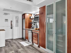 1052 Ocean Dr C203, Miami Beach FL 33139