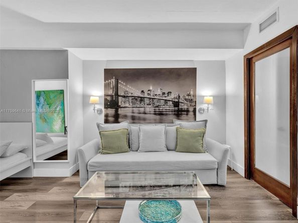 1052 Ocean Dr C203, Miami Beach FL 33139
