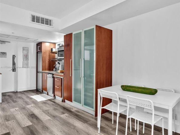 1052 Ocean Dr C203, Miami Beach FL 33139