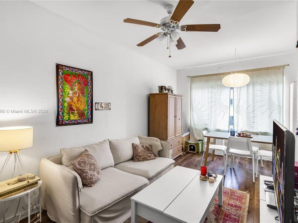 2615 Collins Ave 21, Miami Beach FL 33140