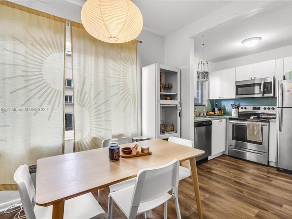 2615 Collins Ave 21, Miami Beach FL 33140