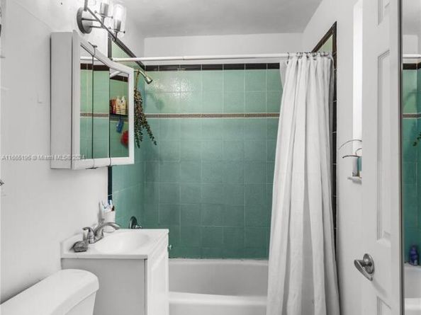 2615 Collins Ave 21, Miami Beach FL 33140