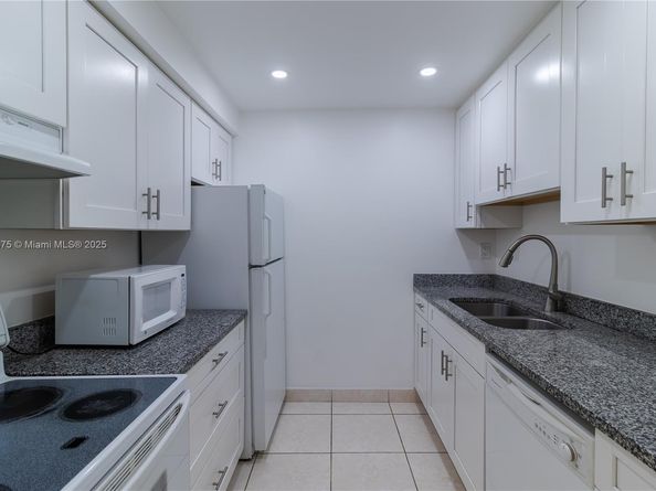 14611 N Kendall Dr 208L, Miami FL 33186