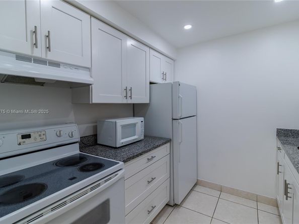 14611 N Kendall Dr 208L, Miami FL 33186
